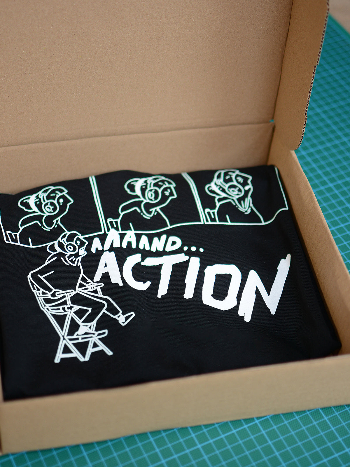 Action / T-Shirt