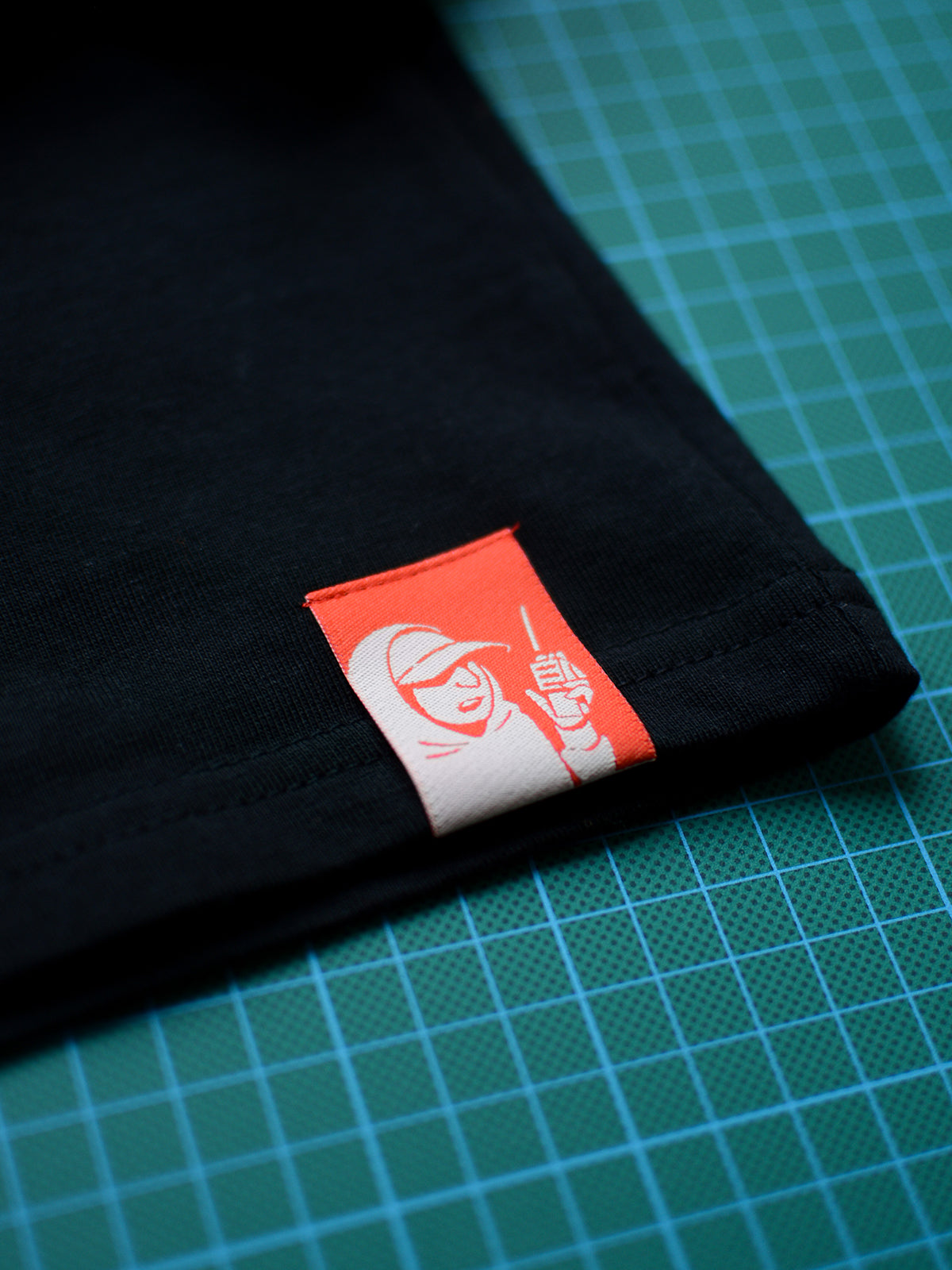 Action / T-Shirt