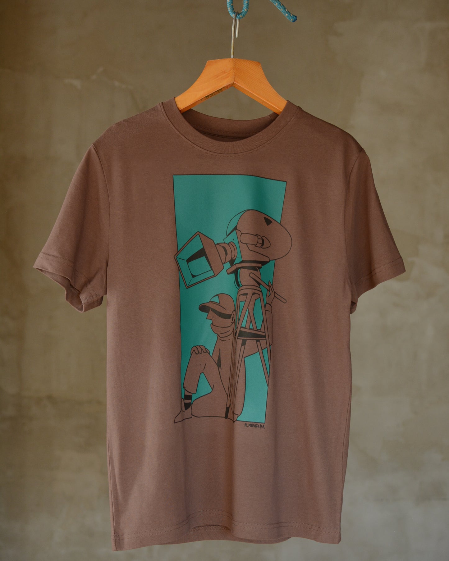 Green Camera / T-shirt